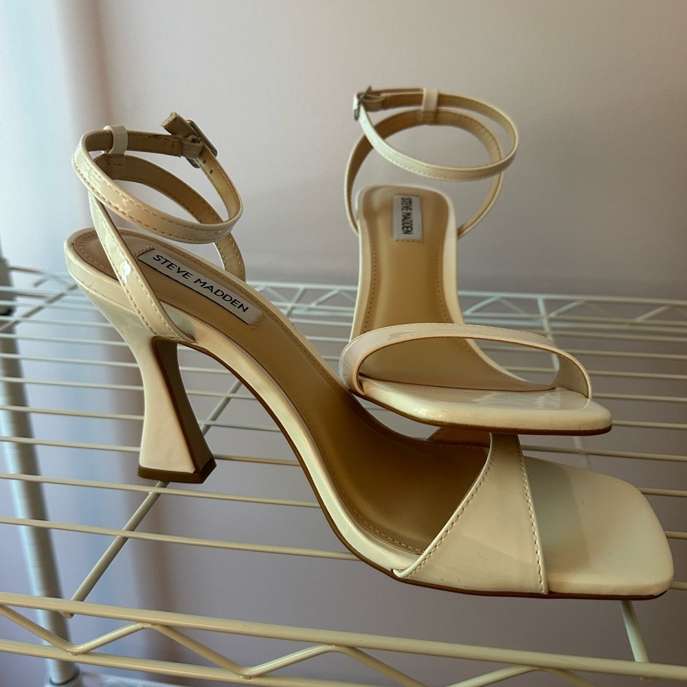STEVE MADDEN HEELS Sz 8.5